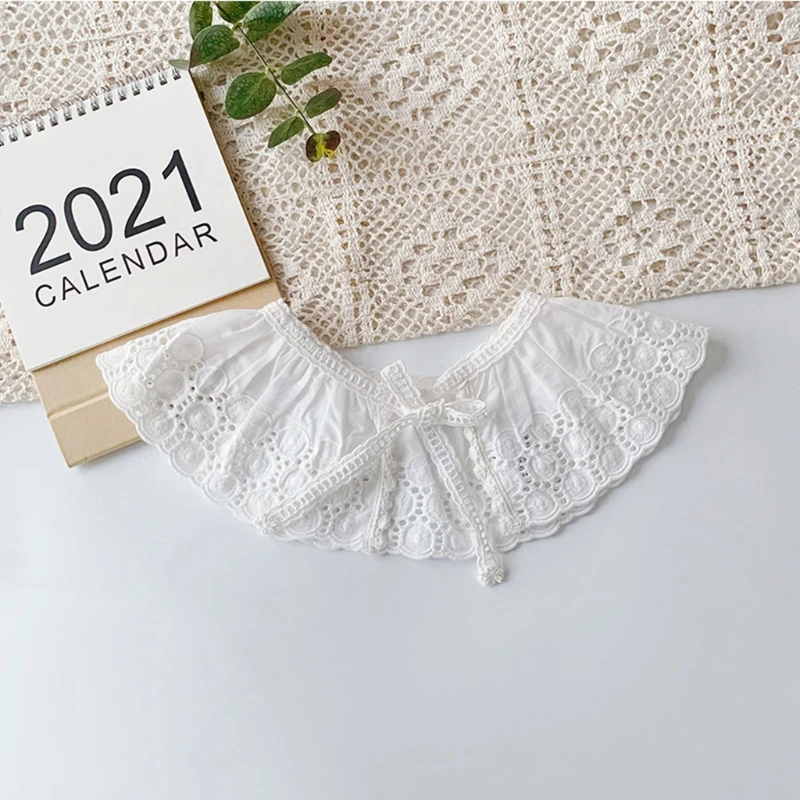 

Lace Bib Shawl Hollow out Lace Collar Cotton Saliva Towel Newborn Feeding Bibs