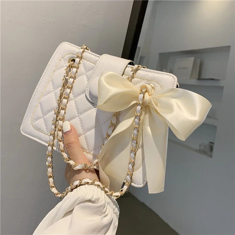 

Женская модная сумка с ромбовидной цепочкой, осенняя шелковая сумка для шарфа, новинка 2022, модная текстурная сумка на одно плечо для подмышек, сумка