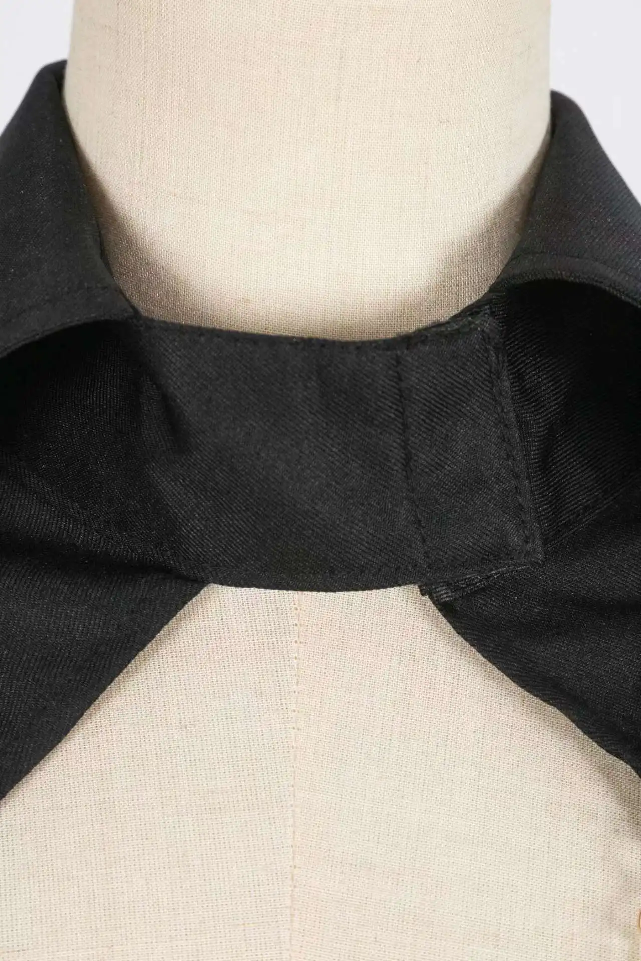 Мужская и женская накидка на Хэллоуин в готическом средневековом стиле