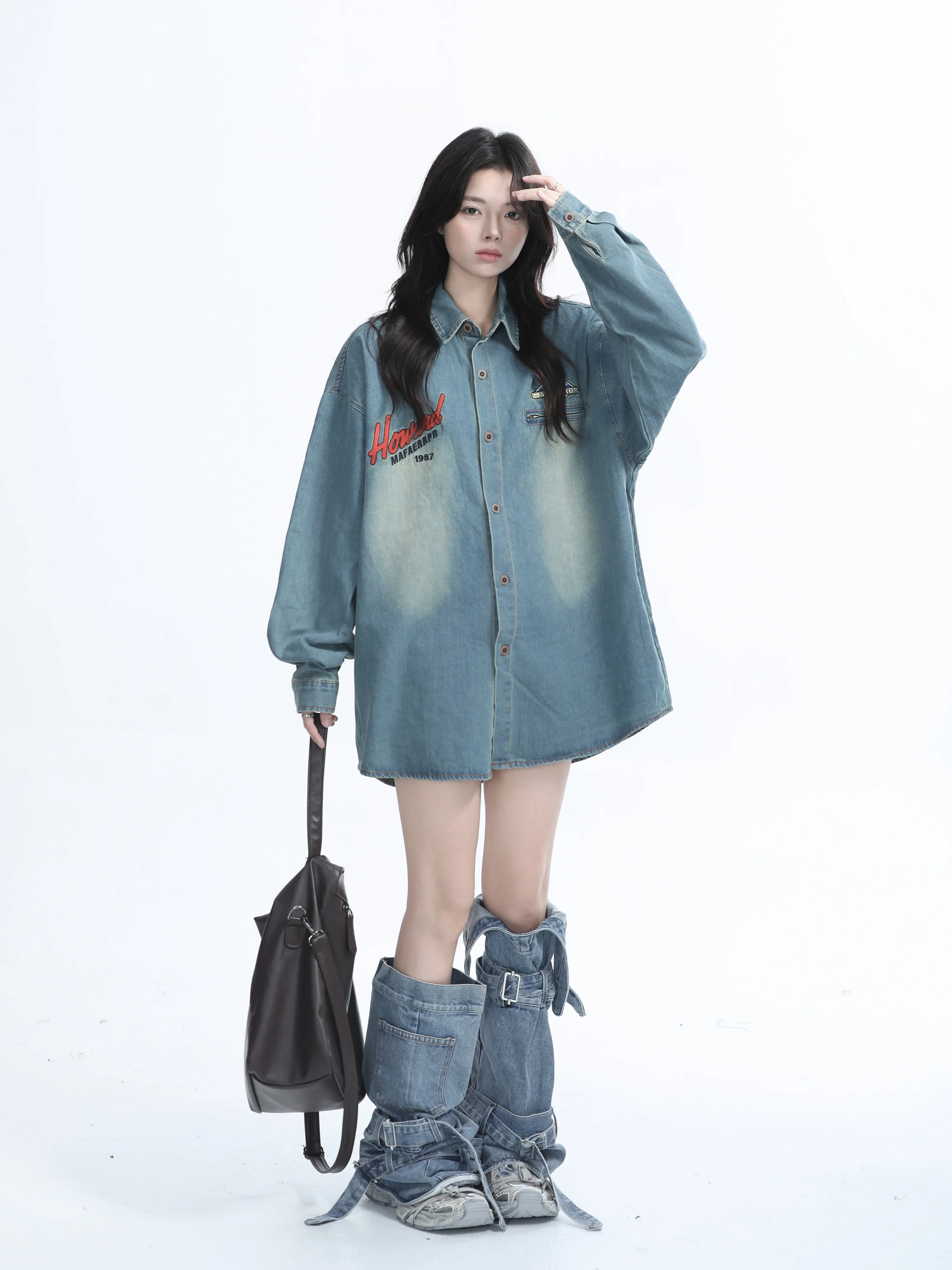 [Sitting in the Mountains] American Street Embroidery Demin shirt Women Design Sense Autumn Loose Long sleeve Shirt |