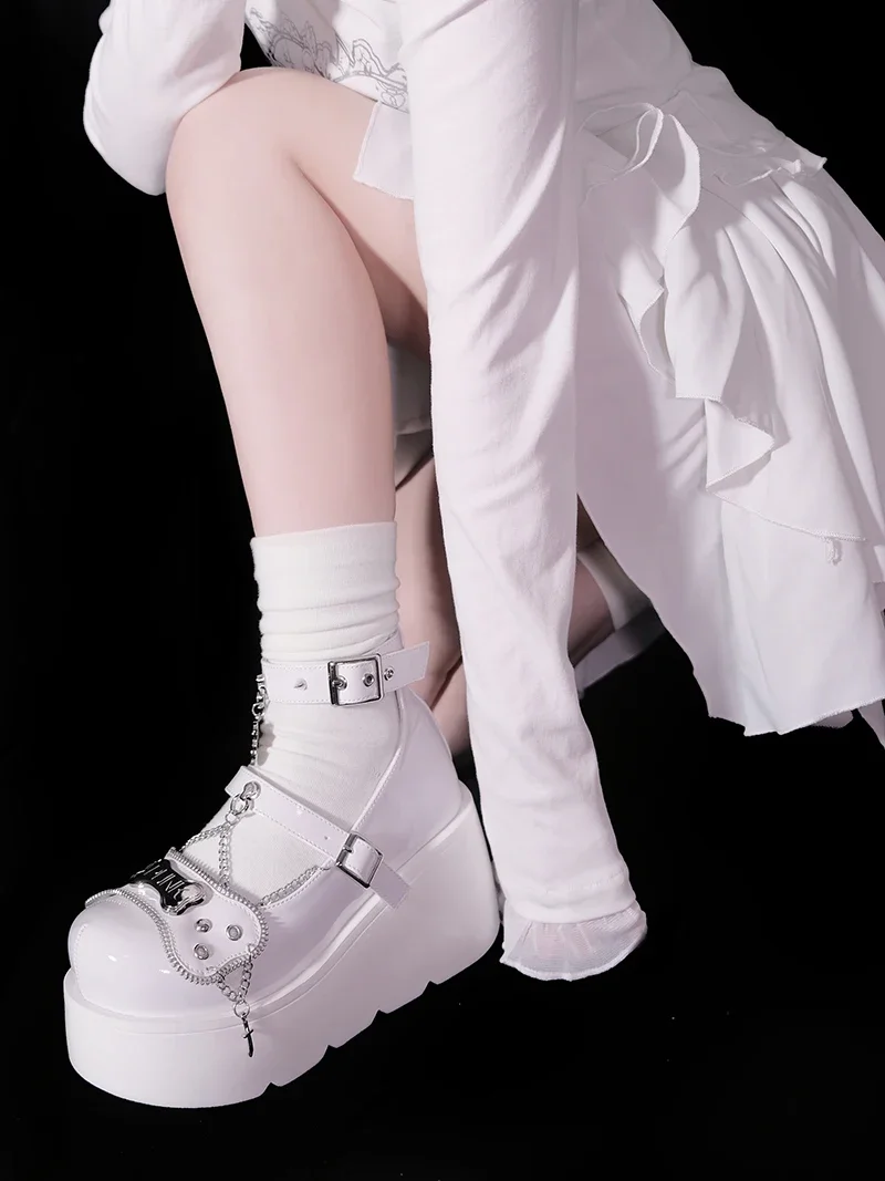 Модные туфли Y2K на платформе в стиле панк с металлическим украшением лидер продаж