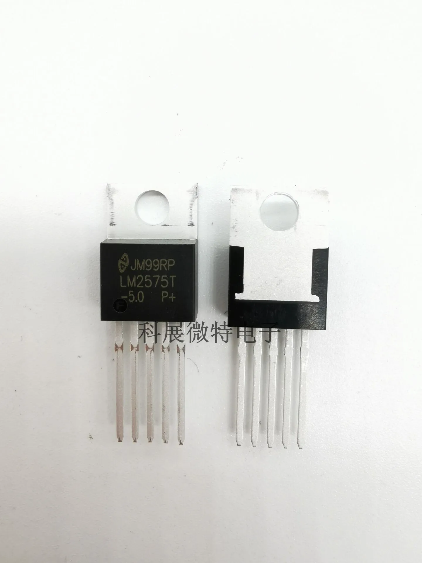 

Оригинальный встроенный чип LM2575T TO-220, Новинка