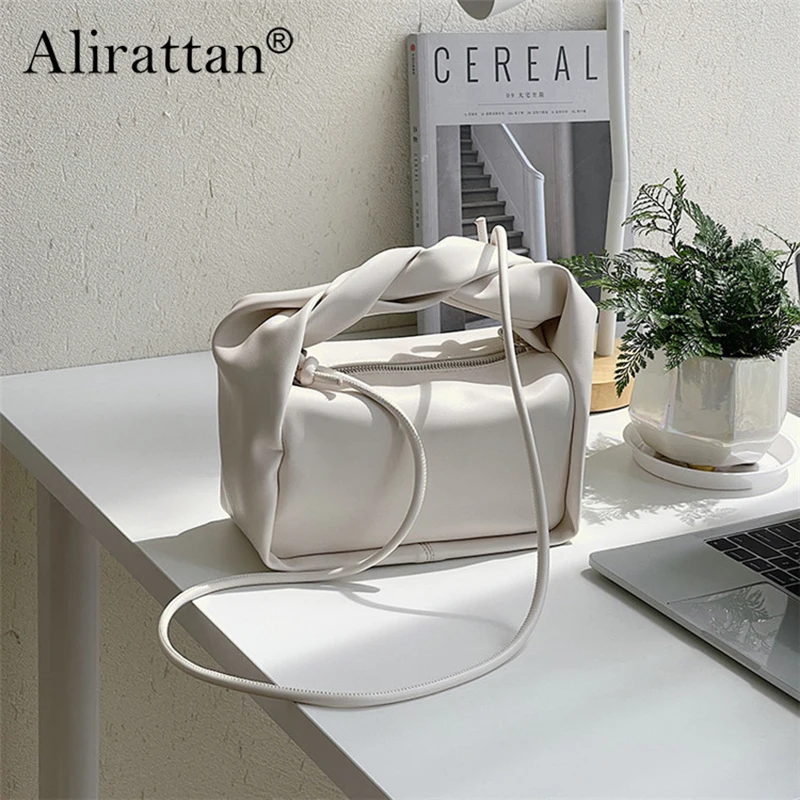 

Alirattan Women's Bag Handbag High Grade Messenger Bag Thin ribbon Fashion Handbag Small Number Shoulder Bag