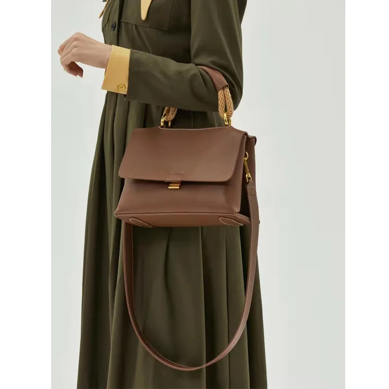 Brand Leather Commuter Bag New Fashion Handbag Women's Shoulder Bag Niche Design British Style Messenger Bag N1455