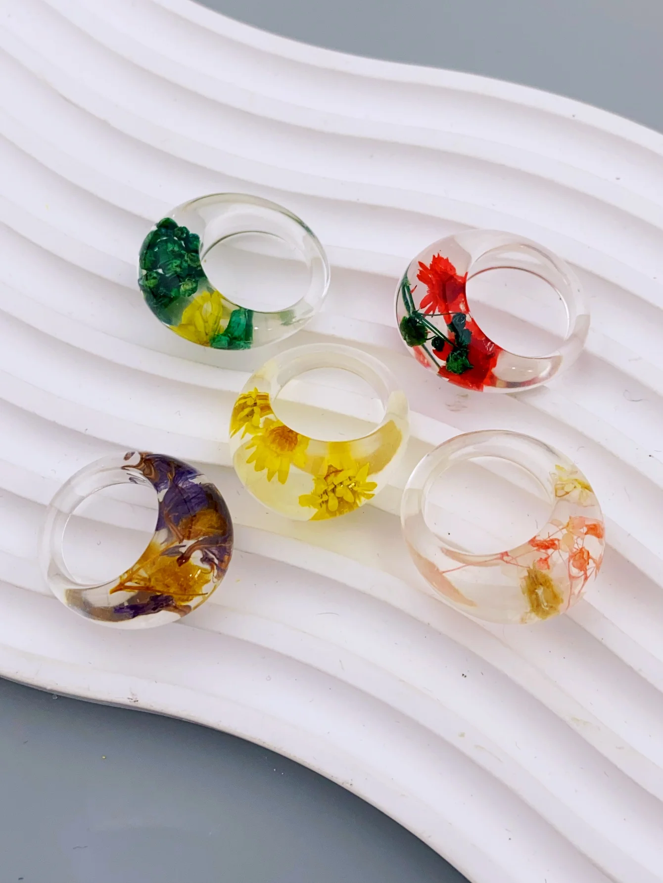 Прозрачное кольцо из смолы с настоящими цветами уникальный повседневный