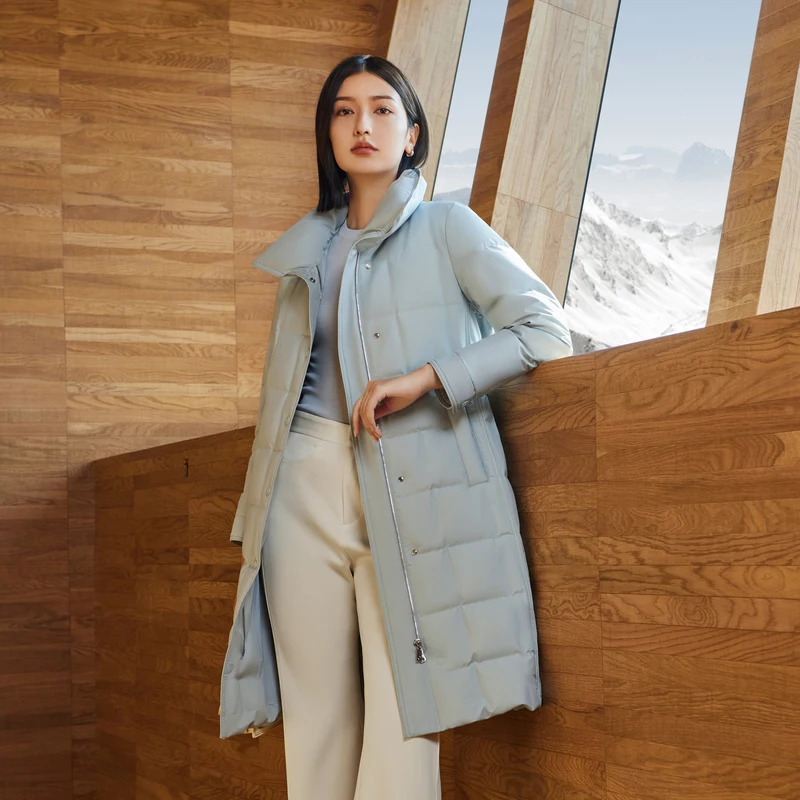 Женская зимняя пуховая куртка BOSIDENG