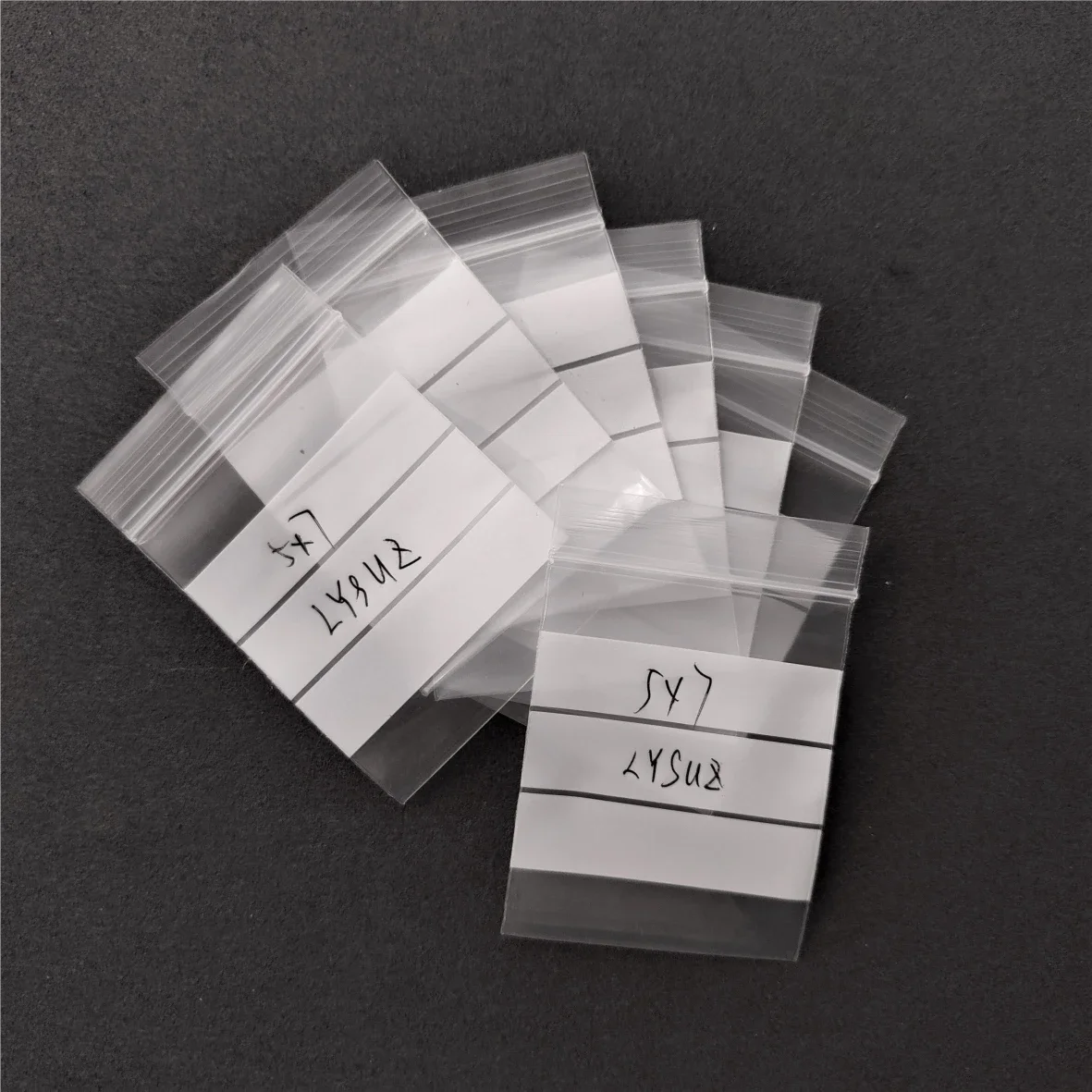 

1000 шт. 5*7 см, пакеты для ювелирных изделий на молнии с отмеченным пространством, пластиковые перезаписываемые алмазные драгоценные камни, прозрачные полипропиленовые прозрачные прочные