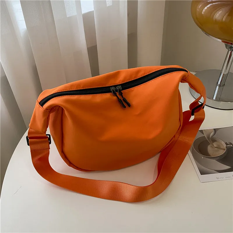 

Bag woman 2022 new autumn and winter tide Korean large capacity cross-body bag casual light Oxford simple dumpling bag