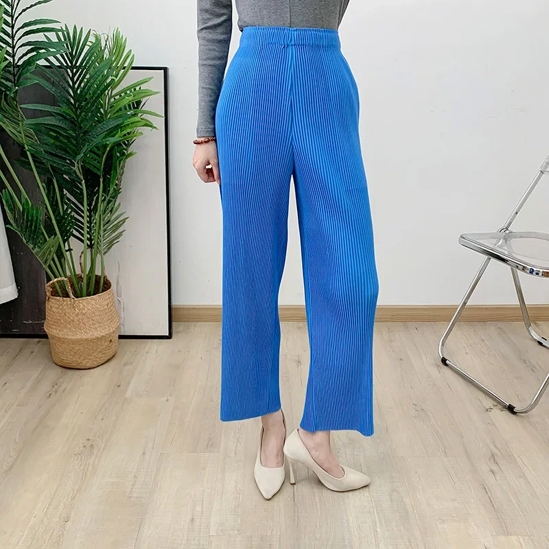 Плиссированные прямые брюки со складками женские повседневные новинка 2024