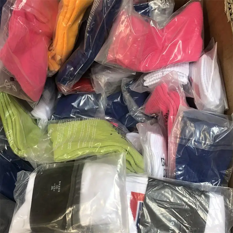 Unisex socks autumn winter graffiti letters street art solid color cotton towel bottom sports socks