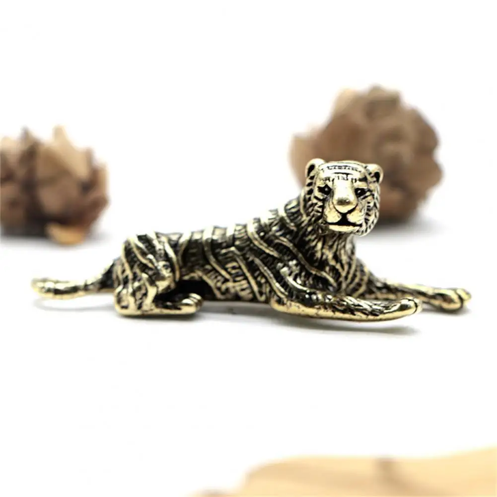 

Lightweight Retro Desktop Car Dashboard Decoration Tiger Figurine Brass Tiger Ornament Wear Resistant for Living Room