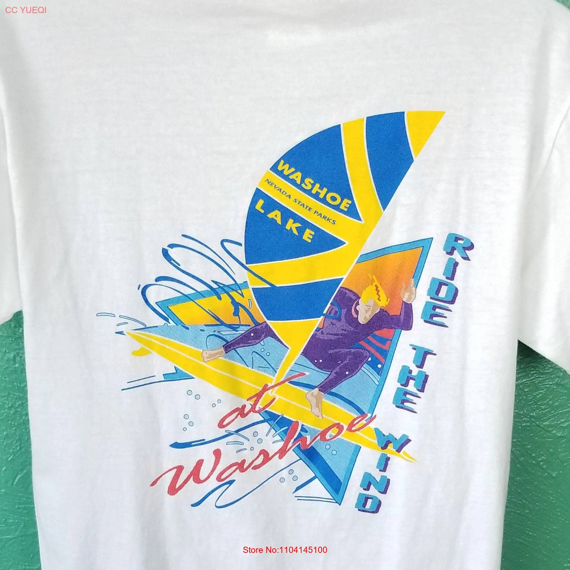 Винтажная белая футболка для серфинга в стиле 90-х годов вейпорвейв-волн