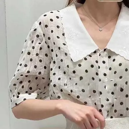 

Женская блуза с вышивкой и воротником «Питер Пэн»