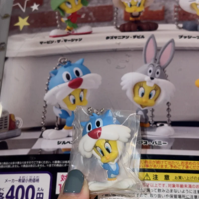 Фото Набор брелоков Bandai Gashapon Looney Tunes - подвески с персонажами мультфильмов, включая Твити, Багза Банни, Сильвестера, Даффи Дака, Таса. №3