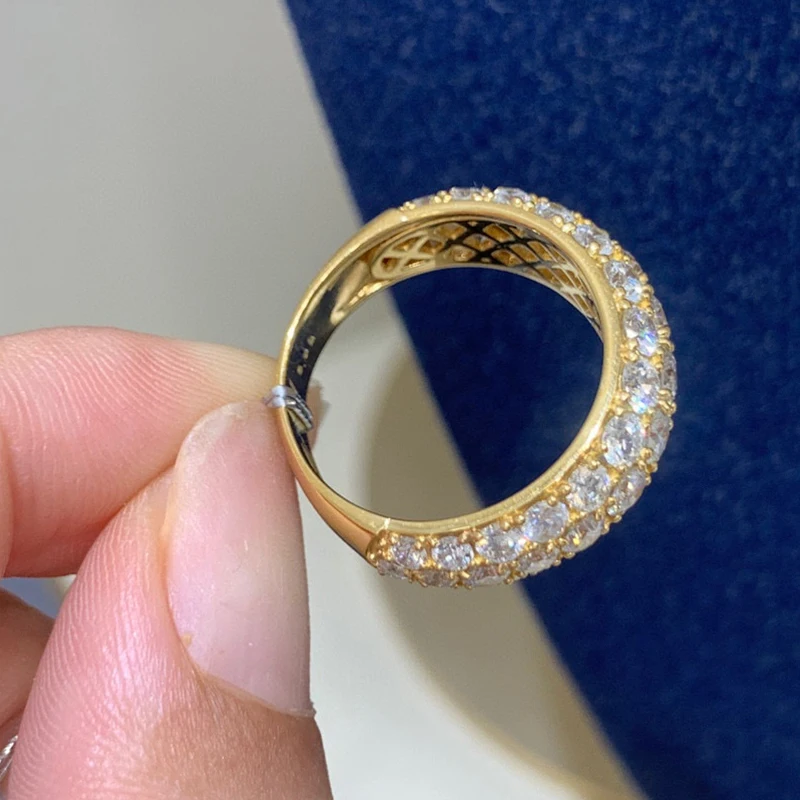 Рисунок 2 - Роскошное кольцо Aazuo из 18-каратного