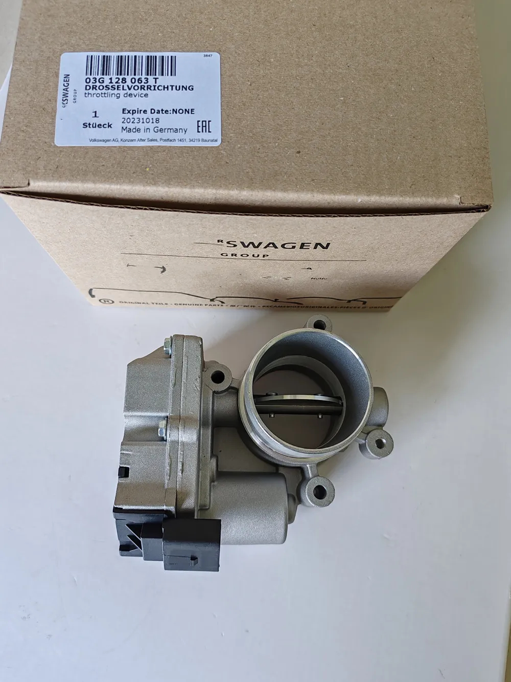Сделано в Германии новый корпус дроссельной заслонки 03G128063T для Audi A3 VW Beetle Golf Jetta