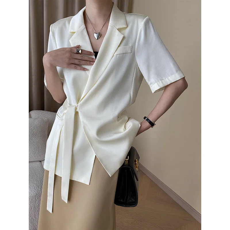 

Side Buckle Strap Lightweight Short Sleeved Suit Jacket