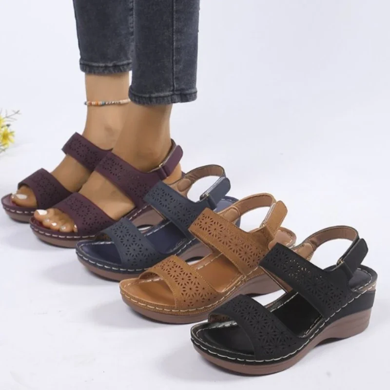 Женские босоножки на танкетке повседневные сандалии с открытым носком толстой