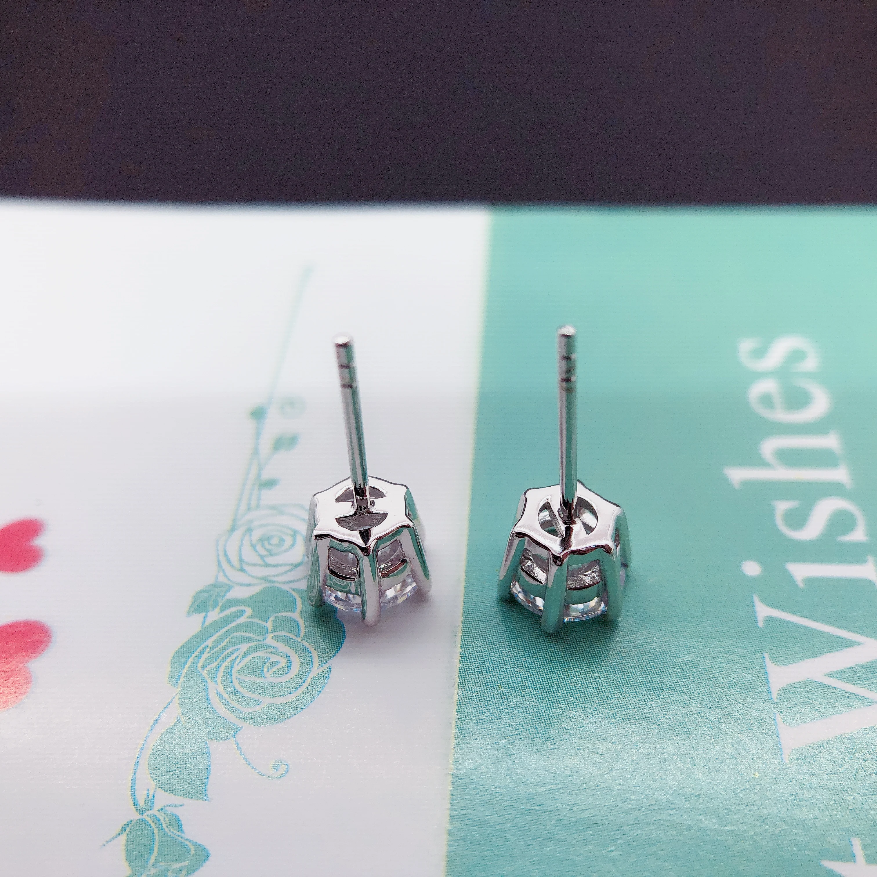 Фото Серьги-гвоздики 1Ct/each D Color VVS1 с мусанитом и бриллиантами, серьги-гвоздики PT950 в виде корзины, женские серьги-солитер с зубцами, E028 №5