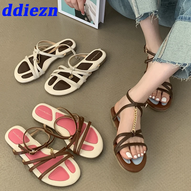 

Сандалии с Т-образным ремешком, новинка 2023, летняя женская Повседневная модная обувь с круглым носком и металлической цепочкой