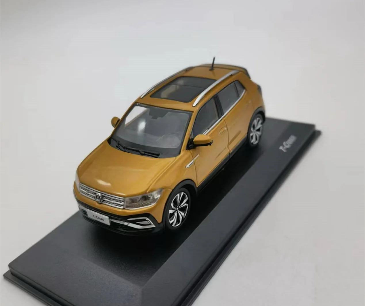

Коллекция игрушечных моделей автомобилей в масштабе 1/43