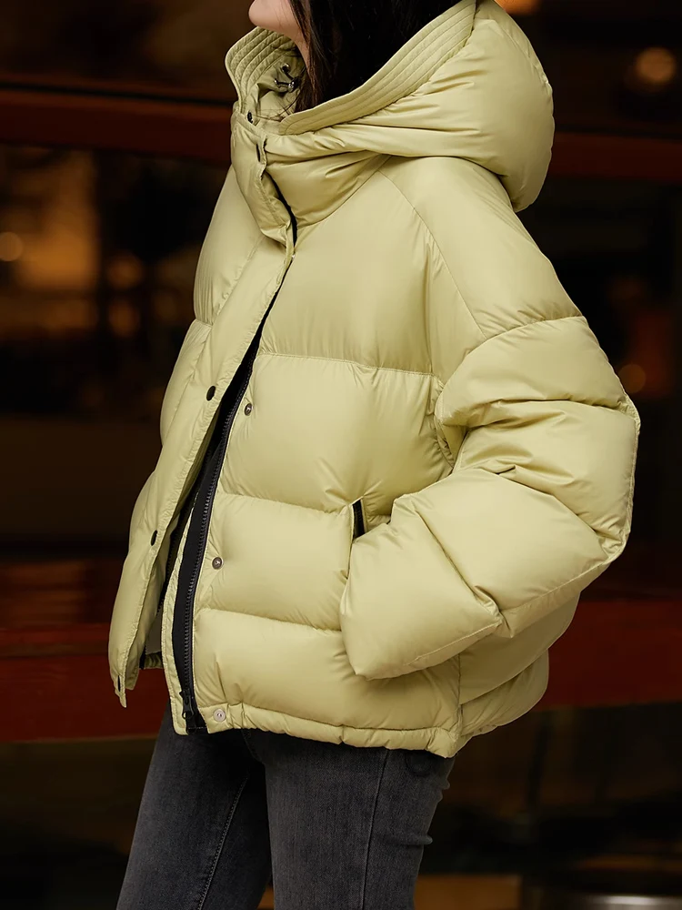 Рисунок 3 - SuyaDream, женский пуховик с капюшоном