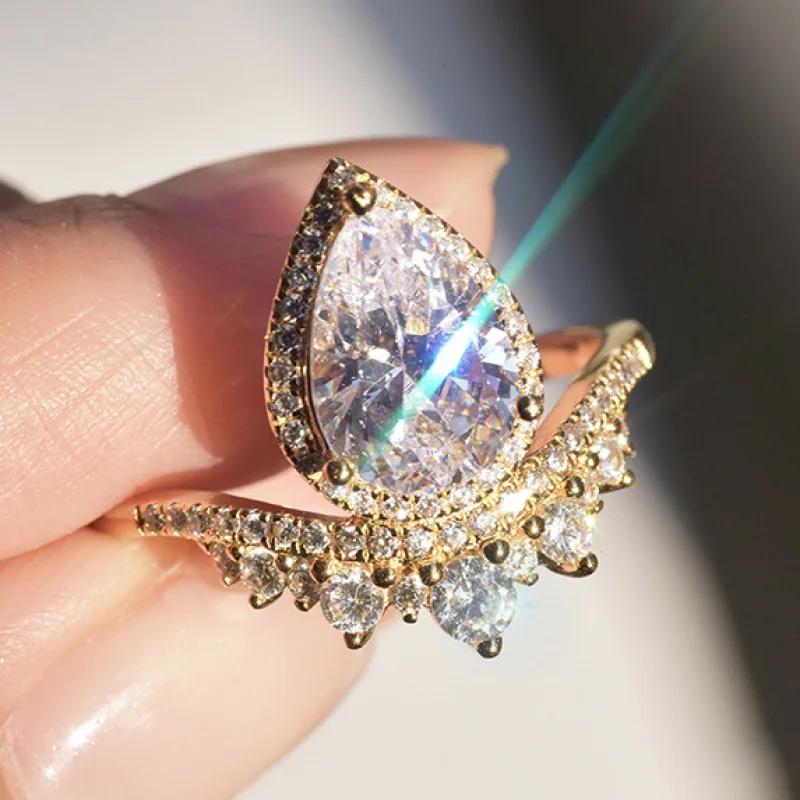 

Hot Sale Water Drop Design Women Ring Micro Paved Crystal Zircon Elegant Bridal Wedding Engagement Jewelry Ring for Lover