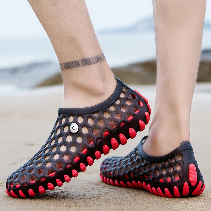 2021 Summer Unisex  Sandals Clogs Garden Shoes Women New Light Slip-on Jelly Shoes Slippers Men Beach Water Shoe Soft Flats