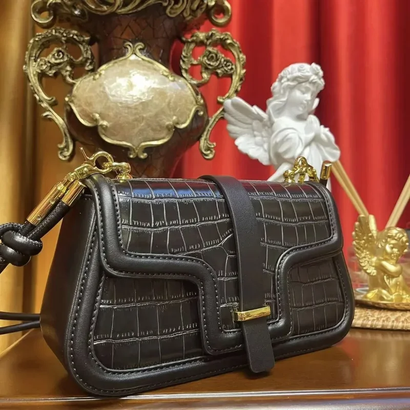 

Genuine Leather Stone Pattern Saddle Handbag for Women 2023 New Style Purse Versatile High-grade Single Shoulder Satchels gg cc