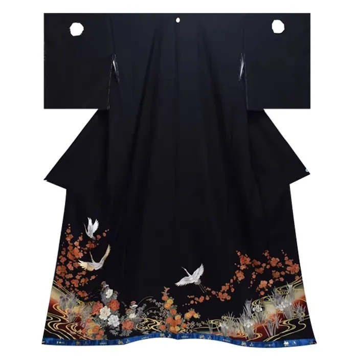 Традиционное японское кимоно для дам черное с подставкой устойчивое к морщинам