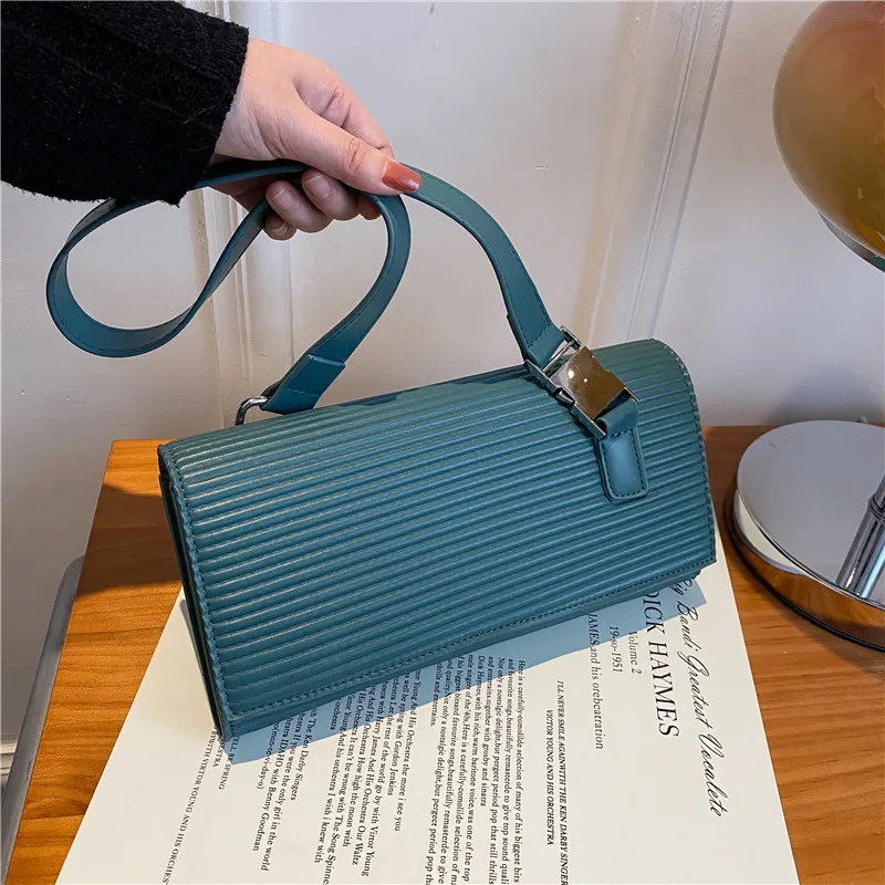 

2022 Spring New Fashion Women Shoulder Bags Women Individual Solid Color Diagonal Simple Stripe Small Bag