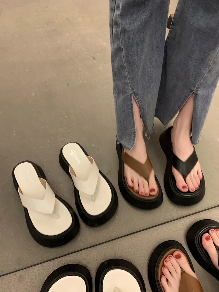 

Женские шлепанцы 2022, роскошные шлепанцы на плоской подошве, Сланцы на платформе, женские пляжные резиновые шлепанцы, низкая обувь, Новинка