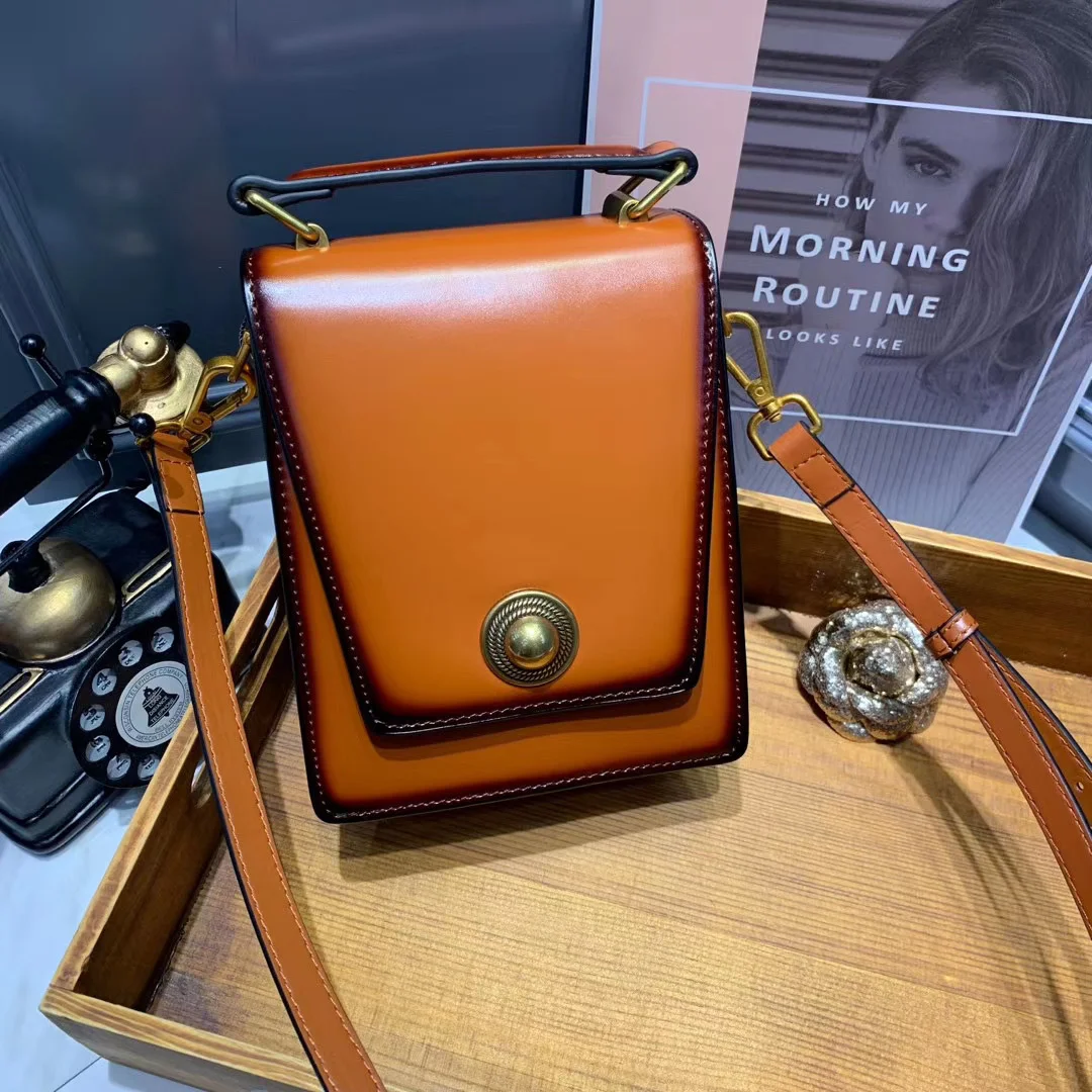 

leather women's new fashion temperament small square bag popular lock Single Shoulder Messenger Bag Luxury design mobile bag