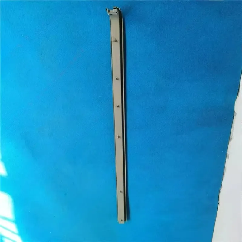 Боковая направляющая центральной двери верхняя центральная для SAIC MAXUS V80