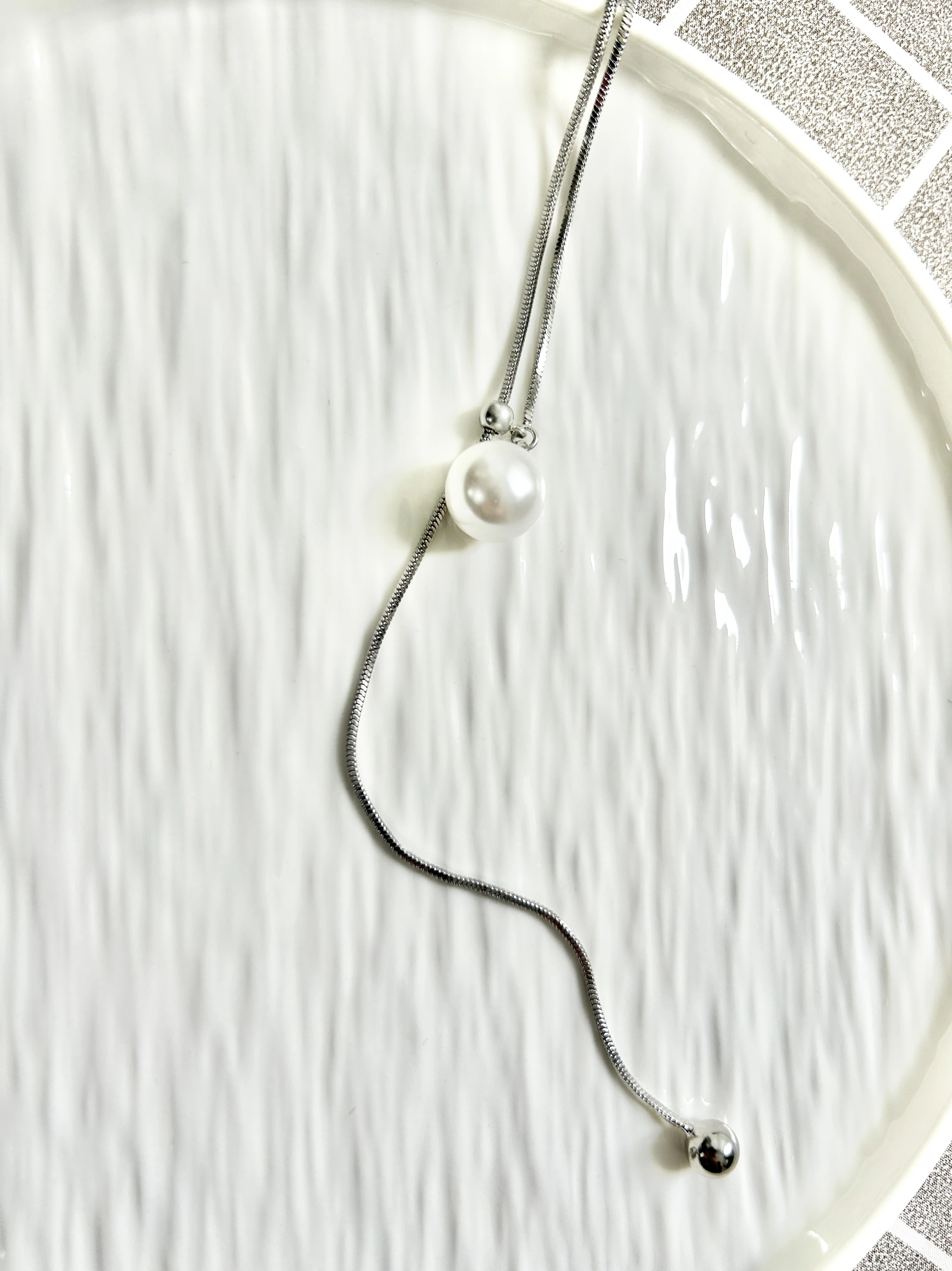 Pearl Necklace Women 2024 New Popular Light Luxury Elegant High-End Sweater Chain Long Decorative Accessories Pendant