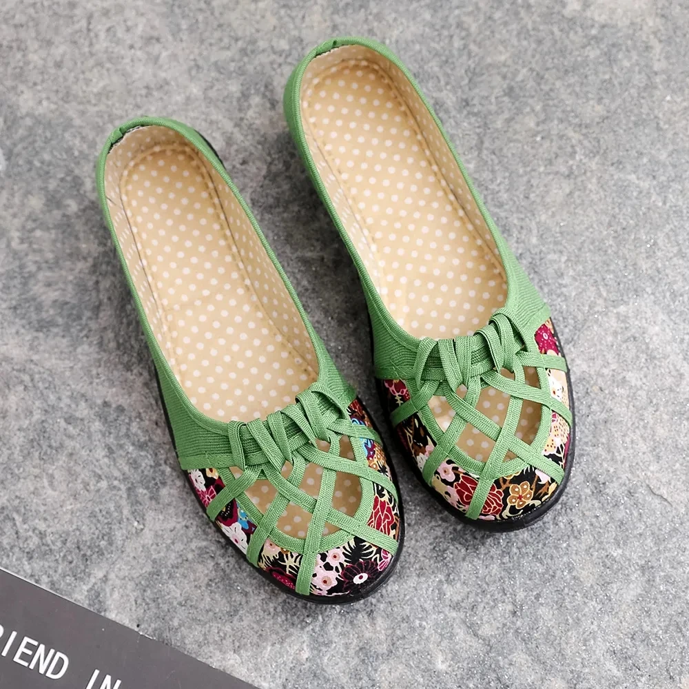 

Summer Old Peking Style Canvas Flats Woman Breathable Hollow Cloth Single Shoes Ladies Ethnic Designer Cross-tied Mom Loafers