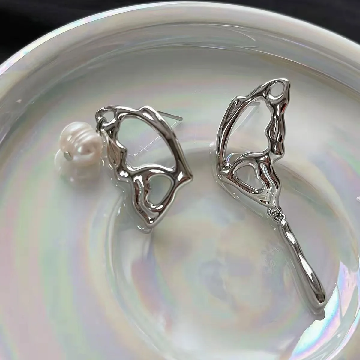

New Punk Style Liquid butterfly Stud Earring for Woman 2021 Cool Metal Butterfly Earrings Y2K Aesthetic Jewelry Party Gift