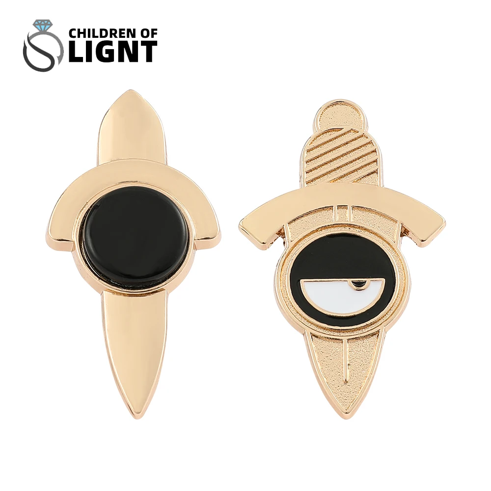 

Spy X Family Loid Forger Lapel Pins for Men Custom Anime Metal Enamel Button Badges Women Clothes Brooch Fashion Jewelry Gifts