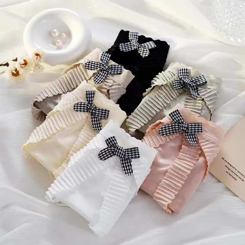 

Japanese Mid Waist Pleated Lace Bowknot Embellishment Playful Autumn and Winter New Breathable Comfortable Women's Briefs Nylon