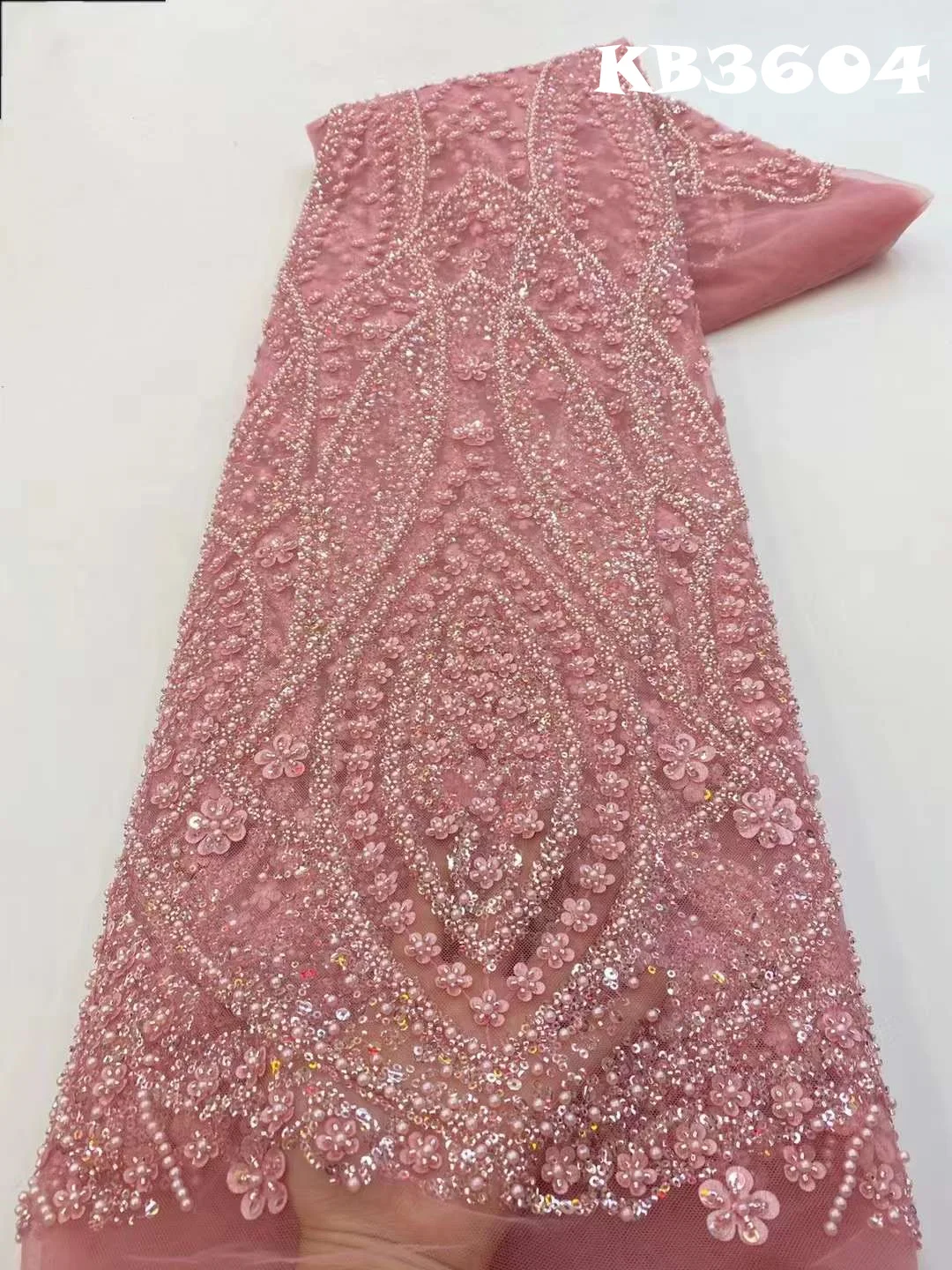 Кружевная ткань с бисером