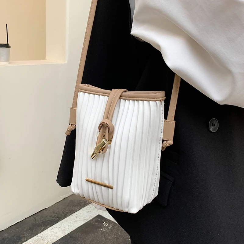 

Y2k Fairy Bag 2022 Summer New All-match Messenger Bag Fashion Shoulder Bag Pleated Bag Bucket Bag