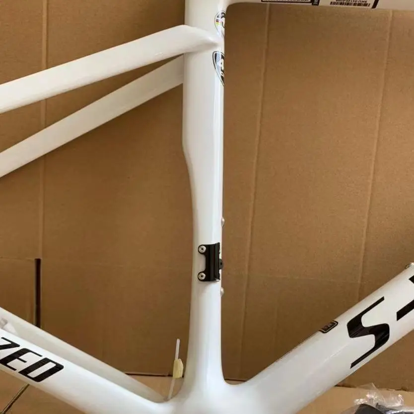 

SL7 White Carbon Fiber Frame Road Bike Frame Racing Frameset Bicycle Frame With Handlebar Light Frame Made In Taiwan