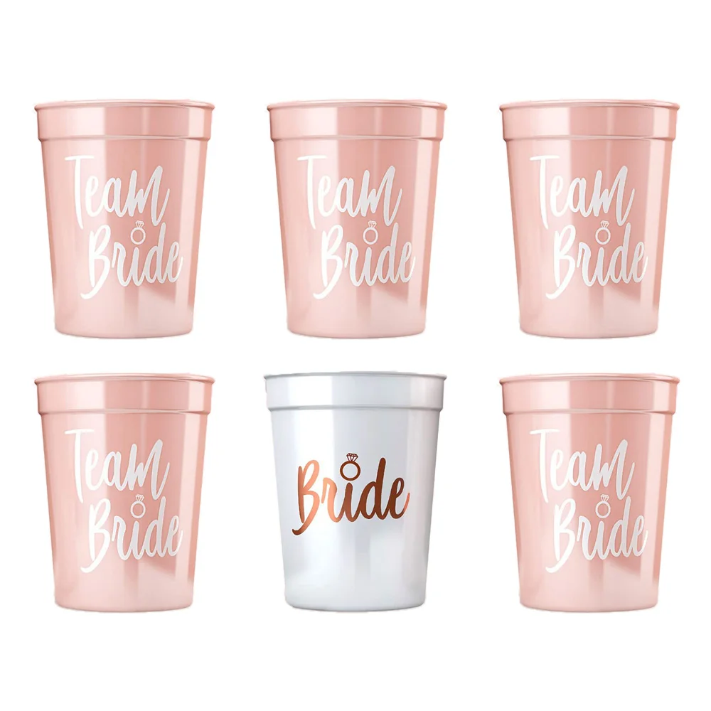 

Набор пластиковых чашек для свадьбы