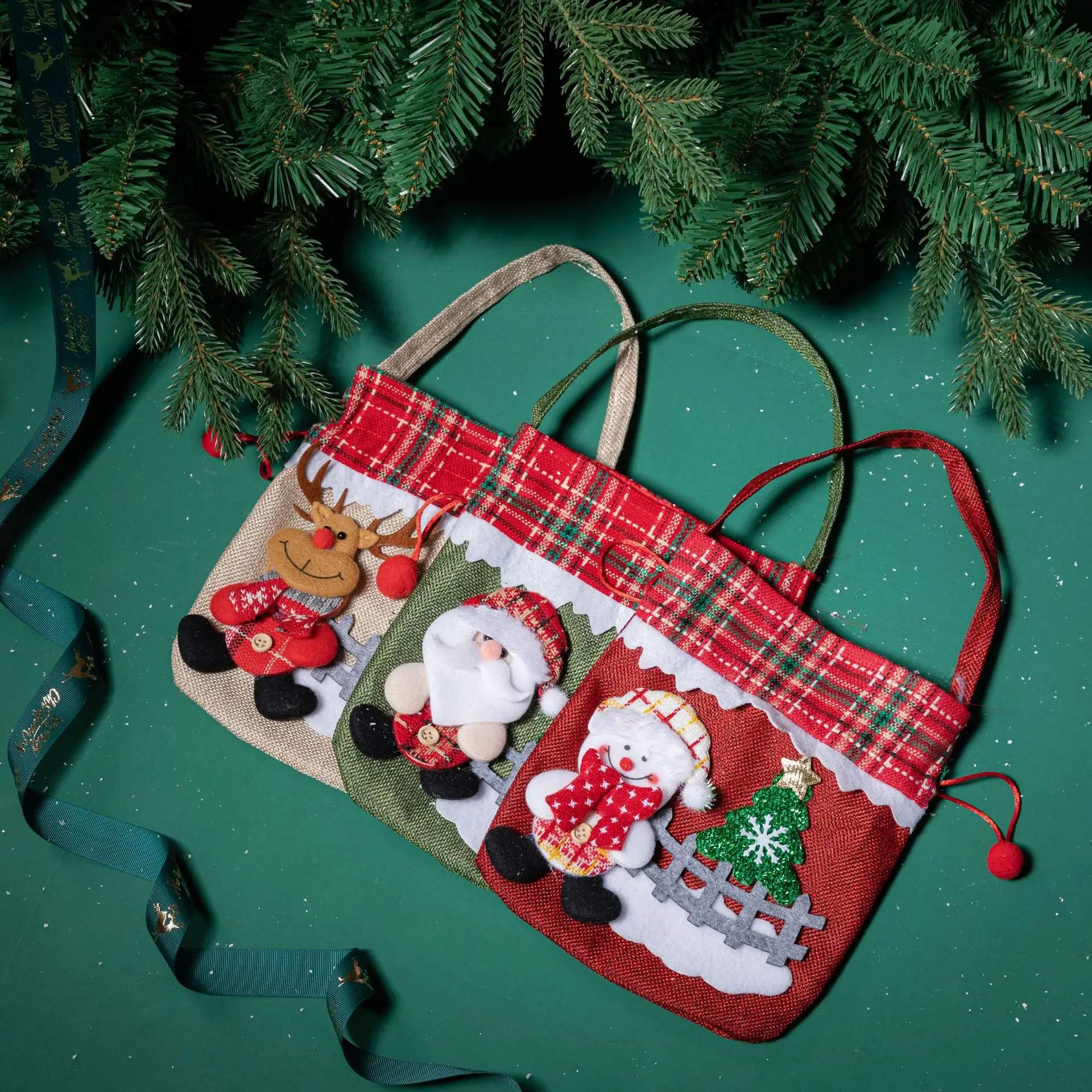 

1PC Christmas Cartoon Elk Snowball Candy Supplies Bag Drawstring Christmas Gift Bag Three-color Doll Christmas Props Decorations