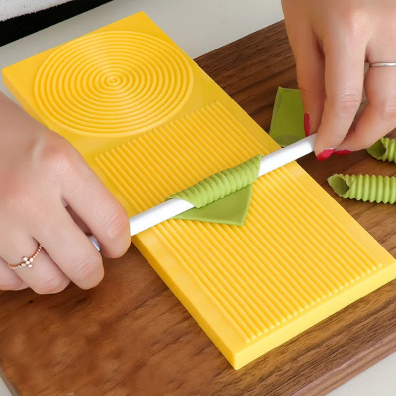 

3Pcs/set DIY Pasta Maker Noodle Multifunctional Spaghetti Macaroni Maker Kitchen Macaroni Making Planchette Mold Tools