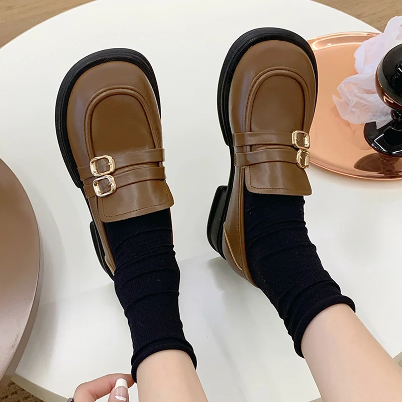 

Туфли женские в британском стиле, лоферы, оксфорды, клоги, платформа, плоская подошва, круглый носок, без застежки, повседневная обувь на осе...