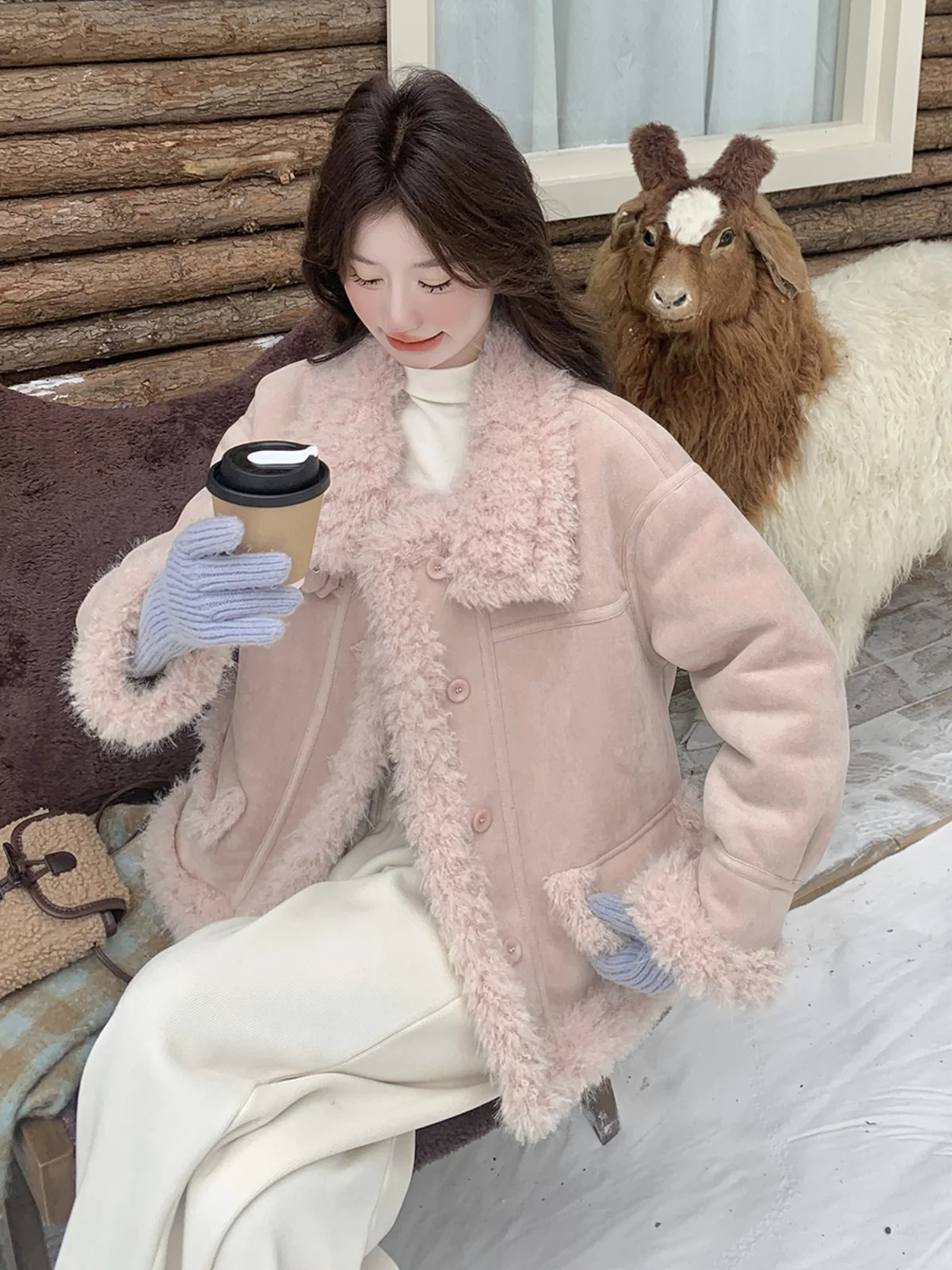 Розовый романтический мех интегрированная верхняя одежда из овечьей шерсти