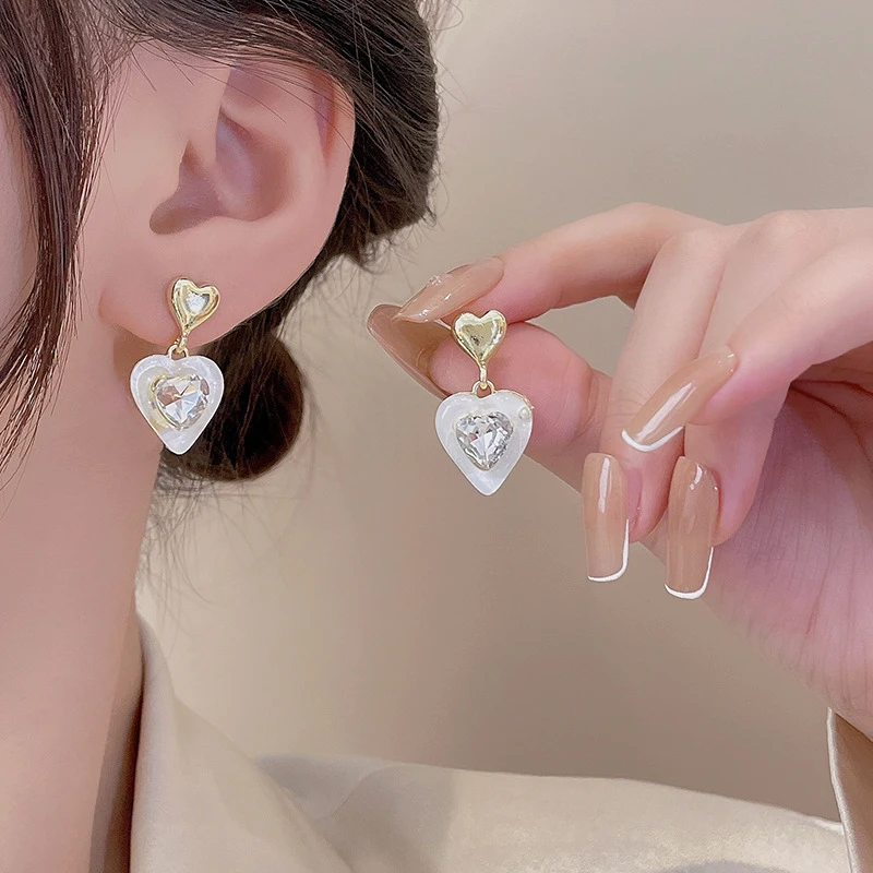 

Fashion Simple Resin Crystal Loves Heart Pendant Earrings Quality Drop Earrings for Girls Women Gift Lovely Jewelry