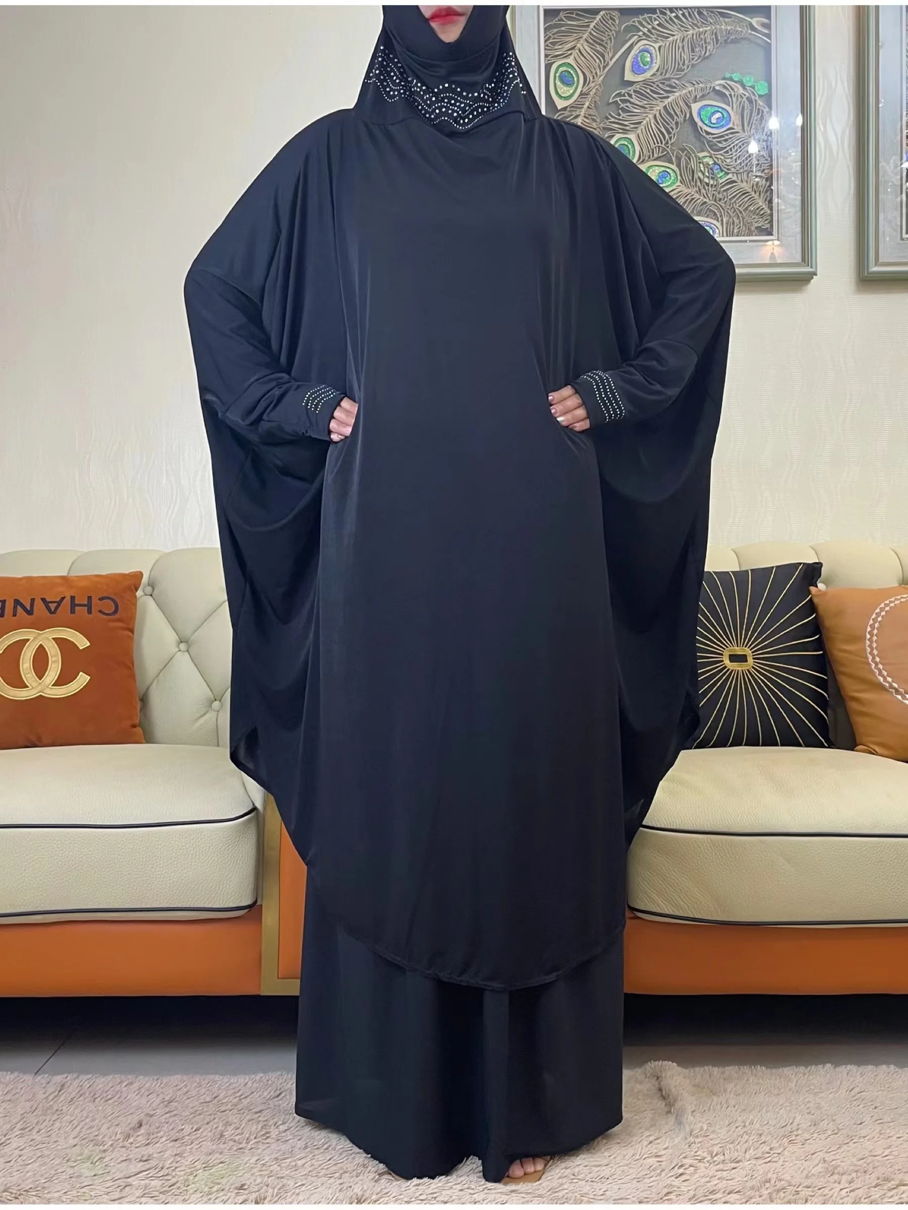 Женский костюм с юбкой и топом в мусульманском стиле