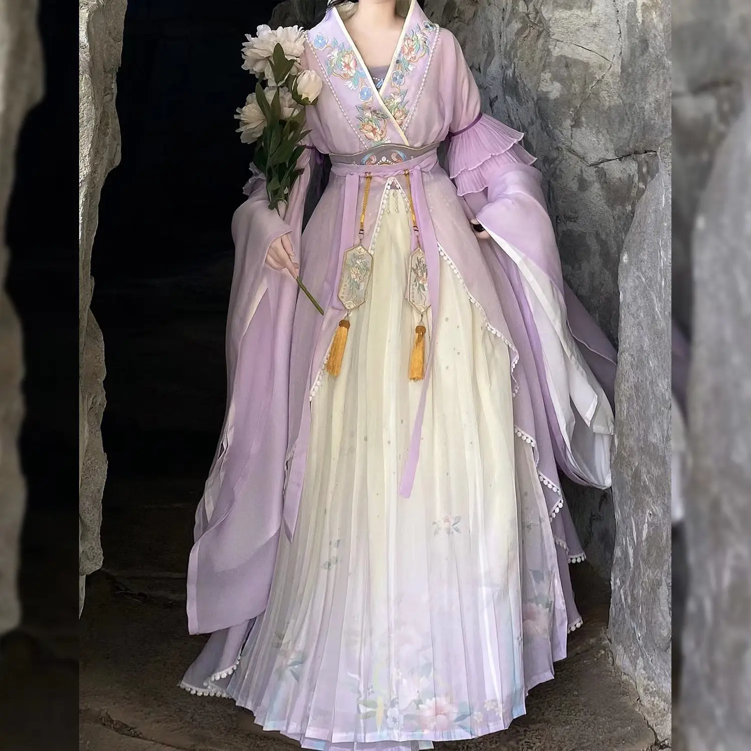 

Женский комплект из 9 предметов Hanfu с большими рукавами и вышивкой в Южном и Северном династиях для улучшения духа феи на весну и лето